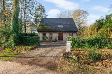 Vrijstaande villa in het groen op een perceel van 3501 m² beschikbaar voor biedingen