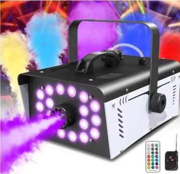 Nieuwe First Class 2000W Rookmachine met 18 x 5 W RGBWAUV Le beschikbaar voor biedingen