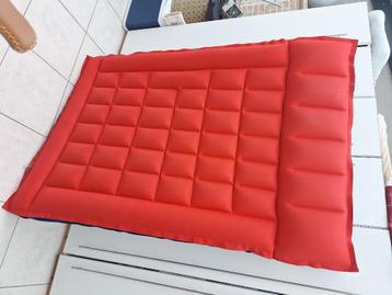 Luchtmatras beschikbaar voor biedingen