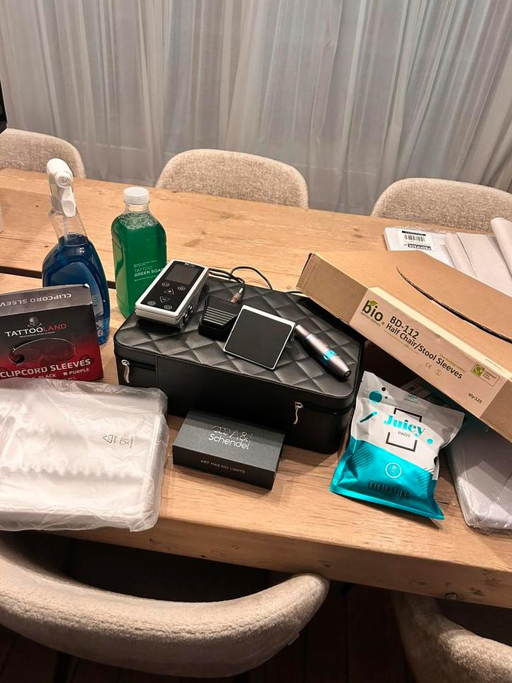 PMU starterset – permanente make-up / wenkbrauwen (compleet), Handtassen en Accessoires, Uiterlijk | Cosmetica en Make-up, Zo goed als nieuw