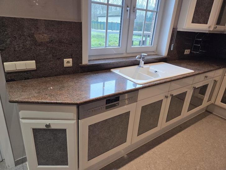 Keuken in goede staat, Huis en Inrichting, Keuken | Complete keukens, Gebruikt, Hoekkeuken, Wit, Graniet of Steen, Ophalen