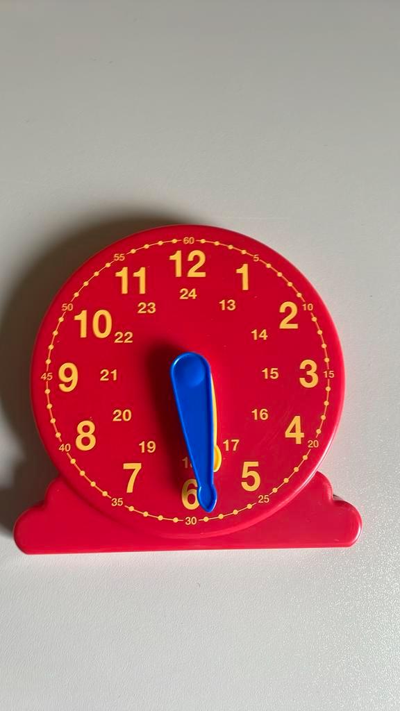 Klok - simultane wijzers - 13 cm diameter, Diversen, Schoolbenodigdheden, Zo goed als nieuw, Ophalen of Verzenden