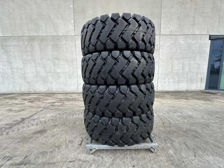 Forcestone - 2025 - 23.5-25 - Banden wiellader, Zakelijke goederen, Landbouw | Onderdelen | Banden, Velgen en Assen