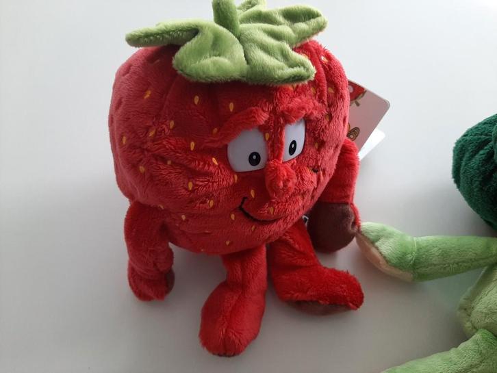 GOODNESS GANG KNUFFELS "NIEUW" AARDBEI EN BROCCOLI, Kinderen en Baby's, Speelgoed | Knuffels en Pluche, Nieuw, Overige typen, Ophalen