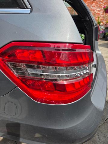 W 212 achterlicht beschikbaar voor biedingen