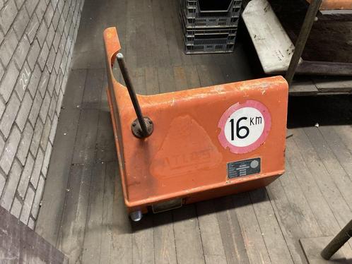 Atlas AB 1500 - 1302 Vorne Rechts voor kap haube, Zakelijke goederen, Machines en Bouw | Onderdelen