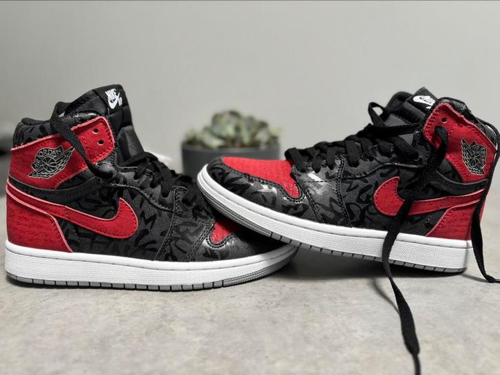 ️ Air Jordan 1 Retro High OG “Rebellionaire Bred” 38 taille, Kleding | Dames, Schoenen, Rood, Ophalen of Verzenden