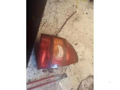 Achterlicht links van een Mazda 323, Auto-onderdelen, Verlichting, Mazda, Gebruikt, 3 maanden garantie, Ophalen of Verzenden