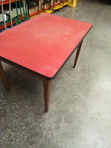 Oude houten (keuken-)tafel rode formica RETRO beschikbaar voor biedingen