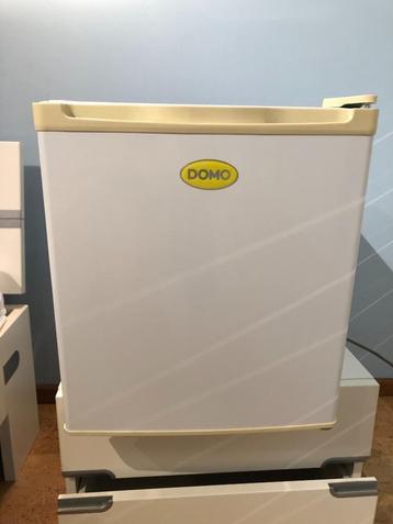 DOMO petit frigo, Electroménager, Comme neuf, Enlèvement, 45 à 60 cm, Moins de 85 cm