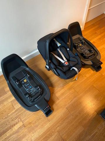 Maxi cosi pebble pro isize autostoel + 2x isofix onderstel beschikbaar voor biedingen