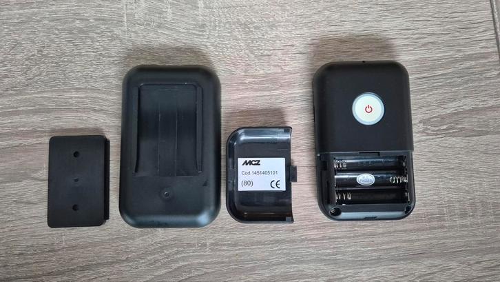 Originele zwarte MCZ LCD RF pelletkachel met afstandsbedieni, Audio, Tv en Foto, Afstandsbedieningen, Nieuw, Origineel, Ophalen of Verzenden