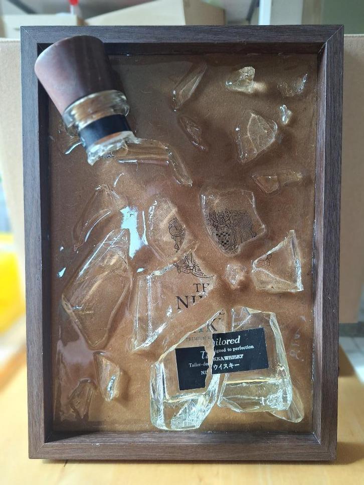 epoxy bottle art Nikka, Antiek en Kunst, Kunst | Overige Kunst, Verzenden