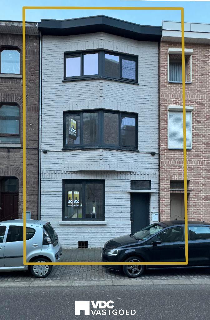 Volledig vernieuwde woning (170 m²) met tuin & garage, Immo, Huizen te huur, Provincie Limburg, Tussenwoning, Via bemiddelaar