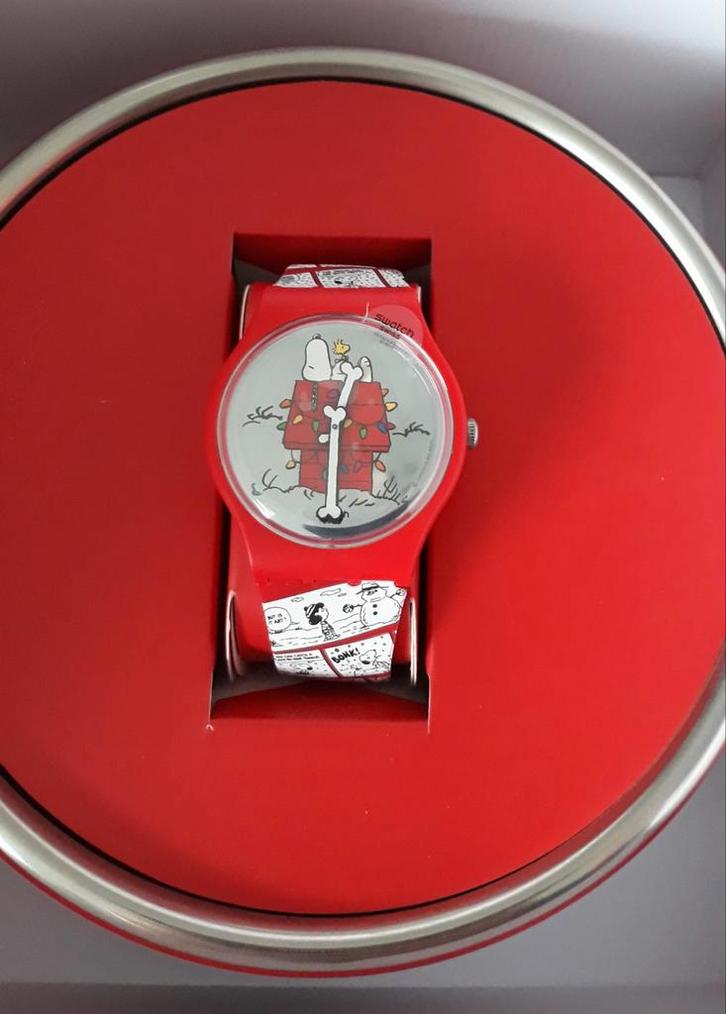 Swatch Snoopy horloge. Kersteditie 2021. Nieuw, Handtassen en Accessoires, Horloges | Heren, Swatch, Ophalen of Verzenden
