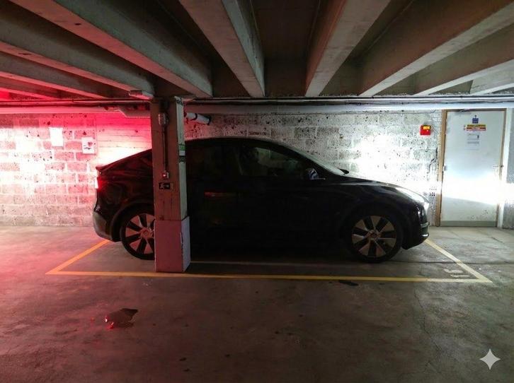 Parking couvert et sécurisé – Quai des Ardennes, Immo, Garages en Parkeerplaatsen, Luik (stad)