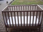 babybed en verzorgingstafel, Kinderen en Baby's, Ophalen, Zo goed als nieuw