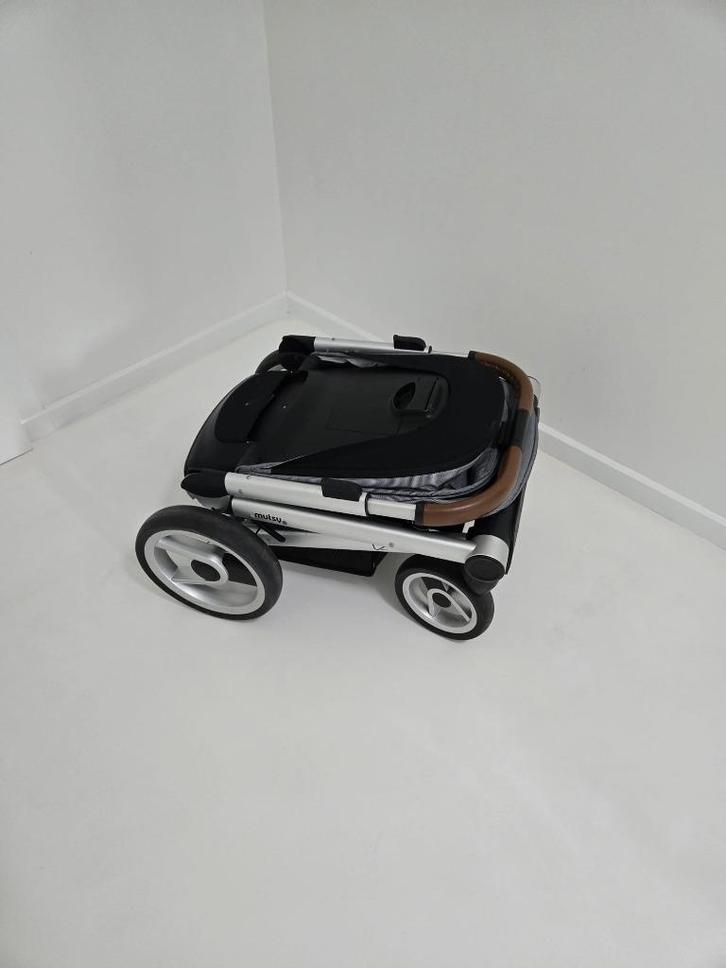Kinderwagen, Kinderen en Baby's, Kinderwagens en Combinaties, Gebruikt, Kinderwagen, Mutsy, Met reiswieg, Verstelbare duwstang