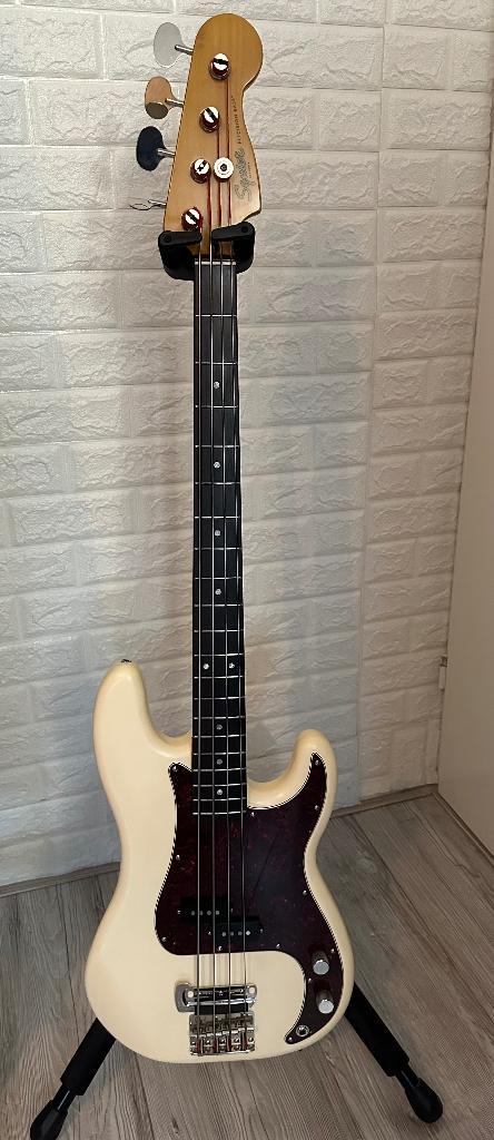 Squier CV ‘60 P Bass, Musique & Instruments, Instruments à corde | Guitares | Basses, Utilisé, Électrique, Enlèvement