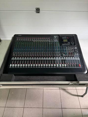 Yamaha MGP24X analoge 24 kanaals PA mixer incl. Flightcase beschikbaar voor biedingen