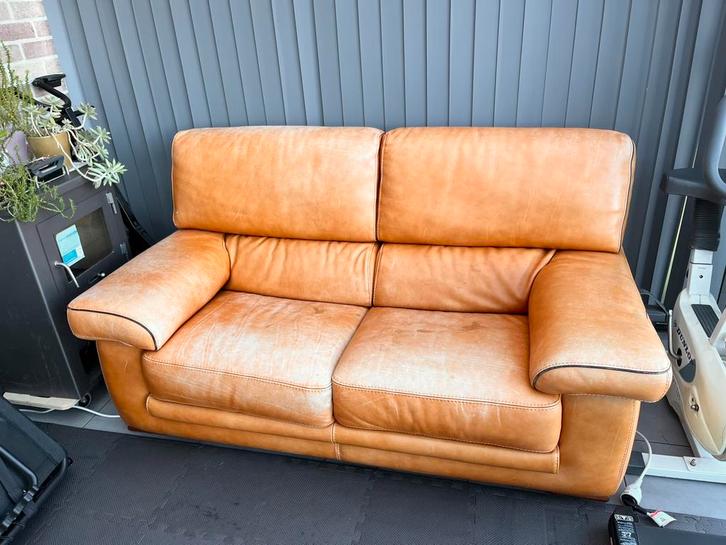 2-zitsbank van imitatieleer - In beslag te nemen!, Huis en Inrichting, Zetels | Zetels, Gebruikt, Rechte bank, Tweepersoons, Ophalen