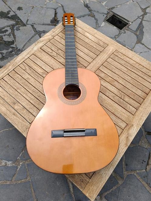 Model Admira Sonia, Muziek en Instrumenten, Snaarinstrumenten | Gitaren | Akoestisch, Gebruikt, Ophalen