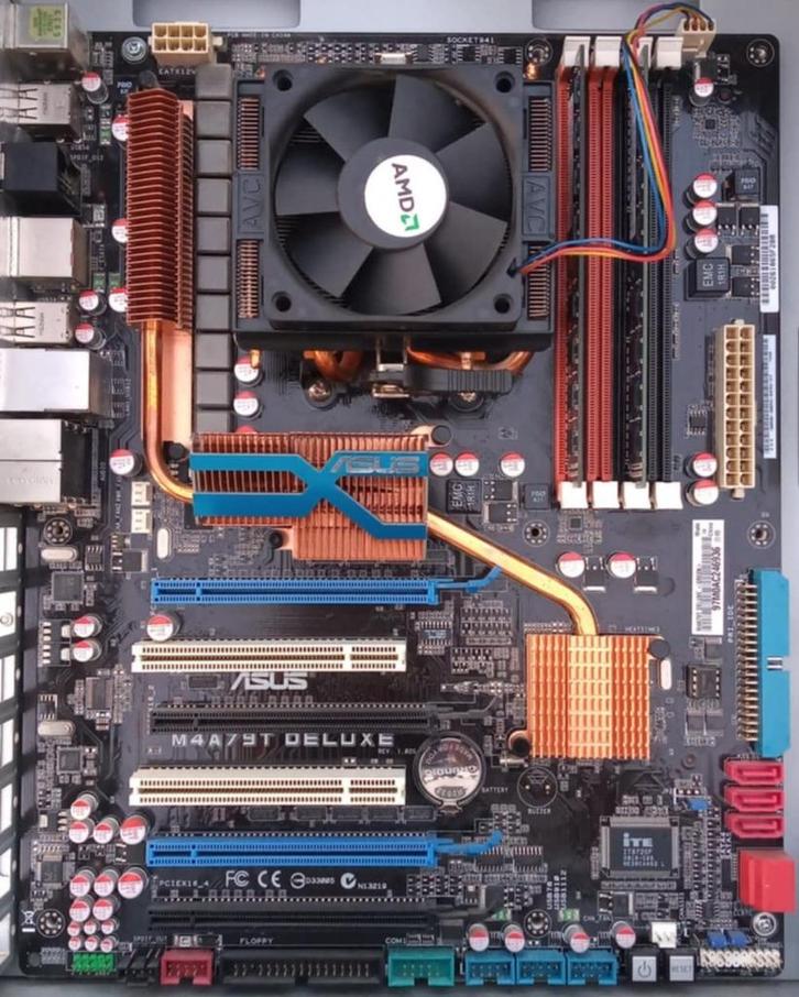 ASUS M4A79T Deluxe moederbord, Computers en Software, Moederborden, Zo goed als nieuw, AMD, DDR3, Ophalen of Verzenden