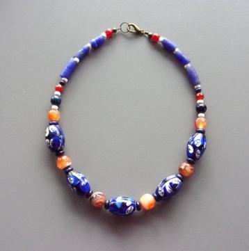 Collier perles de troc anciennes millefiori bleues de Venise