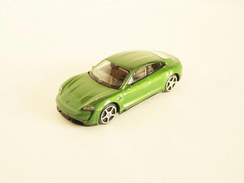 1/43 - M Bburago - Porsche Taycan groen metallic, Hobby en Vrije tijd, Modelauto's | 1:43, Nieuw, Ophalen of Verzenden