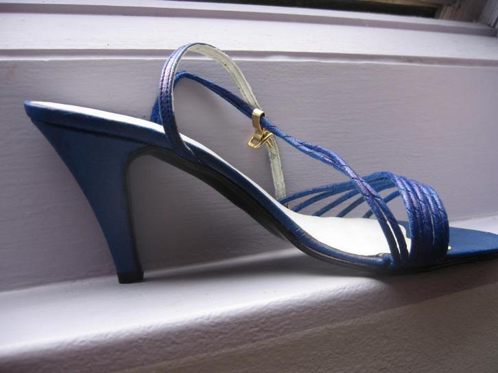 Prachtige vintage „Creazioni” pompen gecertificeerd „Art Bre, Kleding | Dames, Schoenen, Nieuw, Pumps, Blauw, Ophalen of Verzenden