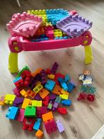 Speeltafeltje met blokken en figuren, Kinderen en Baby's, Ophalen, Zo goed als nieuw