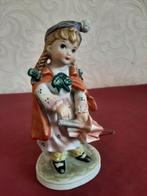 Vintage beeldje – meisje met paraplu (1960/70), Verzamelen, Ophalen of Verzenden, Gebruikt, Hummel