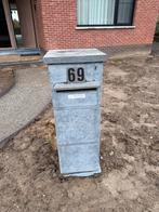 Blauwe steen brievenbus, Ophalen, Gebruikt, Hardsteen, Staande brievenbus