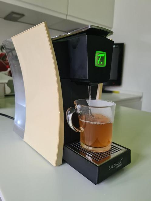 ② A vendre machine à thé Spécial T. By Nestlé. — Cafetières