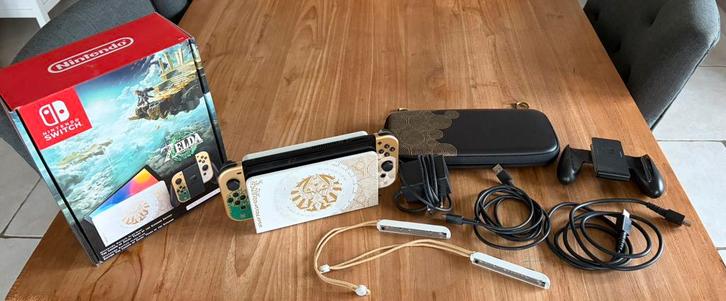 Nintendo switch edition zelda, Games en Spelcomputers, Spelcomputers | Nintendo Switch, Zo goed als nieuw, Switch OLED, Ophalen