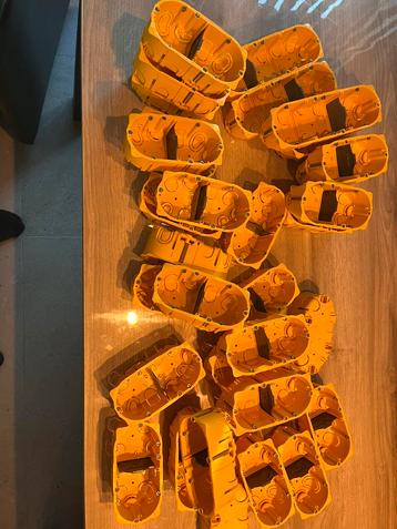 Nieuwe Inbouwdozen legrand, inbouwpot beschikbaar voor biedingen