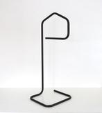 Postmodern Järpen Dressboy Niels Gammelgaard Mat Zwart, Maison & Meubles, Enlèvement ou Envoi, Utilisé, Métal