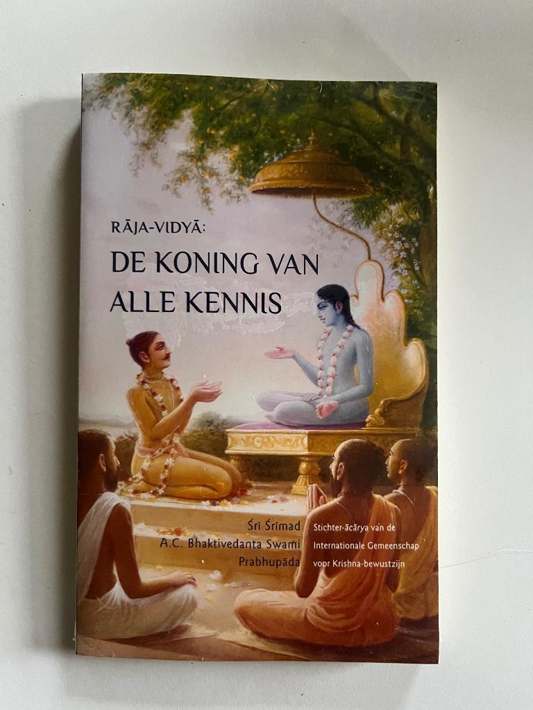 De koning van alle kennis 100 exemplaren in plastic, Livres, Ésotérisme & Spiritualité, Neuf, Enlèvement ou Envoi, Sri Srimad