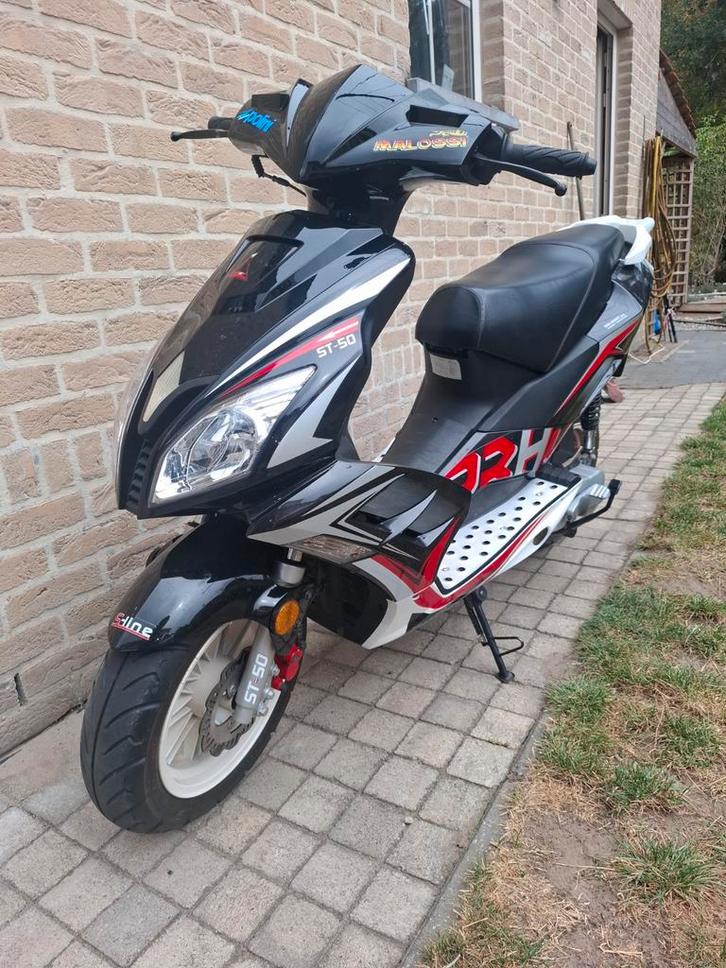 50cc 2t mogelijk ook te ruil moet weg‼️, Fietsen en Brommers, Scooters | Overige merken, Zo goed als nieuw, Ophalen