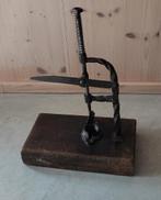 Ancien dénoyauteur de prunes, Enlèvement