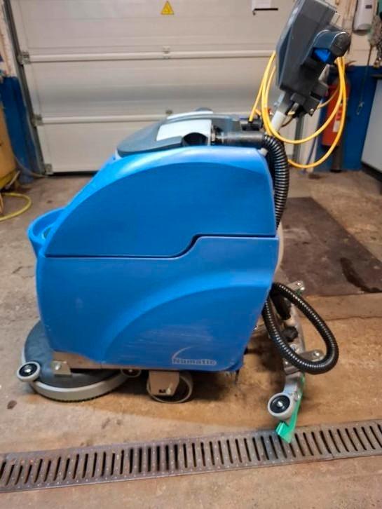 Schrobzuig toestel Numatic, Doe-het-zelf en Bouw, Reinigingsmachines, Zo goed als nieuw, Ophalen