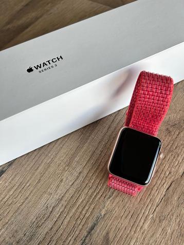 Apple Watch Series 3, 42mm Gold Aluminium Pink Sand beschikbaar voor biedingen
