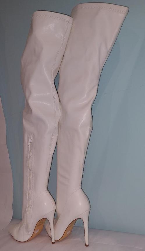 545C* prachtige witte laarzen met hoge hakken (40/41), Kleding | Dames, Schoenen, Gedragen, Hoge laarzen, Wit, Verzenden