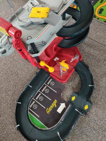 Autogarage Ferrari  beschikbaar voor biedingen