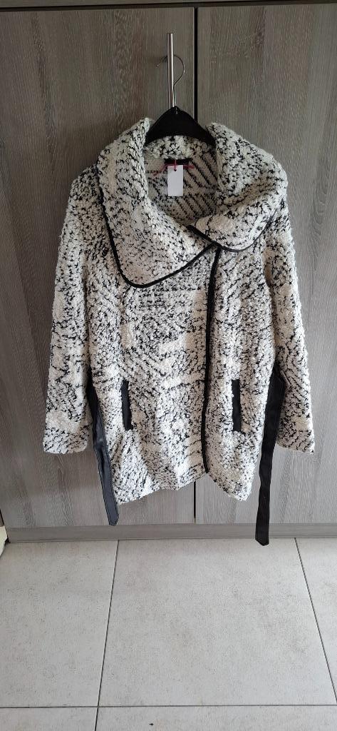 Leuke mantel yessica maat 42, Kleding | Dames, Jassen | Winter, Zo goed als nieuw, Maat 42/44 (L), Ophalen