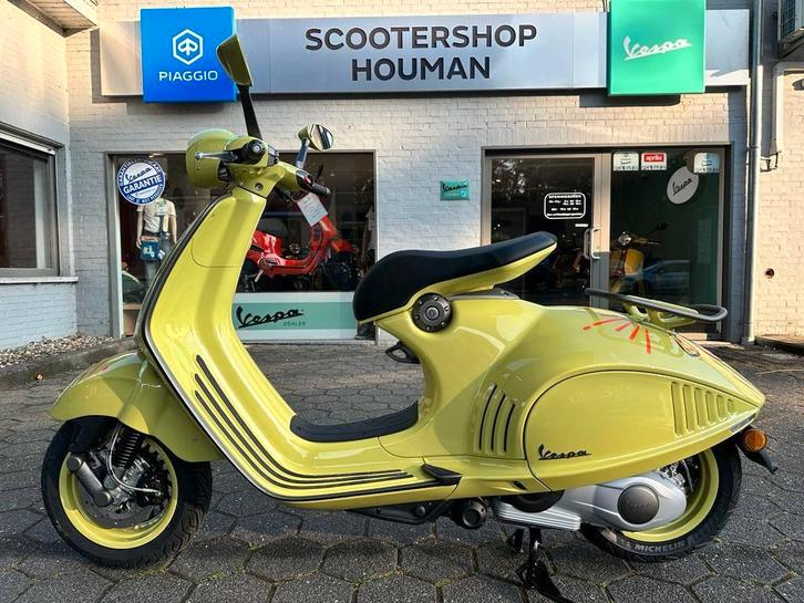 Vespa 946 BUNNY GELIMITEERDE & GENUMMERDE EDITIE (1000 stuks, Fietsen en Brommers, Scooters | Vespa, Overige modellen, Benzine