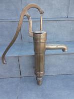 Ancienne pompe à eau, Bronze, Enlèvement