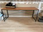 BUREAU van hout en zwarte staal 180x60, Huis en Inrichting, Bureaus, Ophalen, Zo goed als nieuw, Bureau