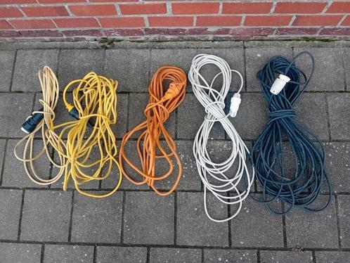 5 verlengkabels verschillende lengtes samen voor €30, Doe-het-zelf en Bouw, Elektriciteit en Kabels, Zo goed als nieuw, Ophalen of Verzenden