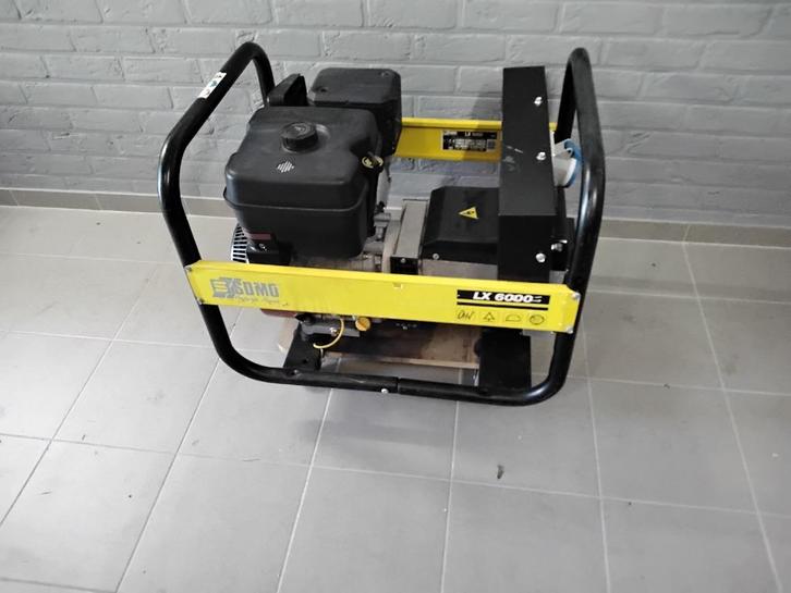 Generator, Doe-het-zelf en Bouw, Aggregaten, Zo goed als nieuw, Benzine, 5 tot 10 kVA, Ophalen